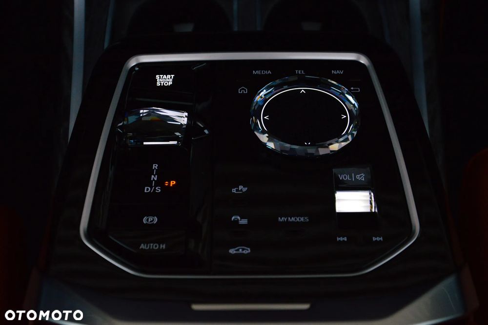 BMW Seria 7 740d xDrive mHEV Individual Edition sport - 35