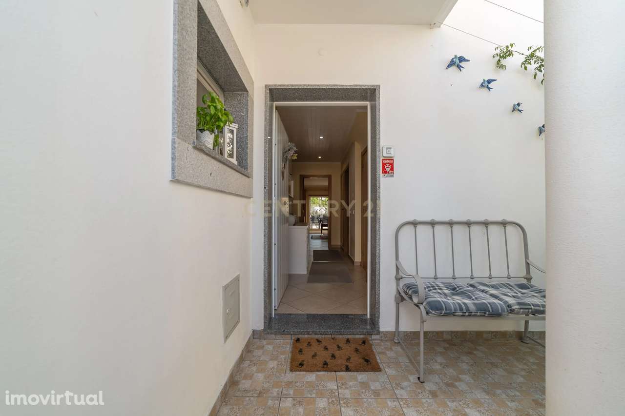 Moradia T3 com Pátio e Garagem | Luz de Tavira - Grande imagem: 5/47