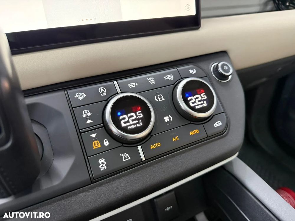 Land Rover Defender - 13