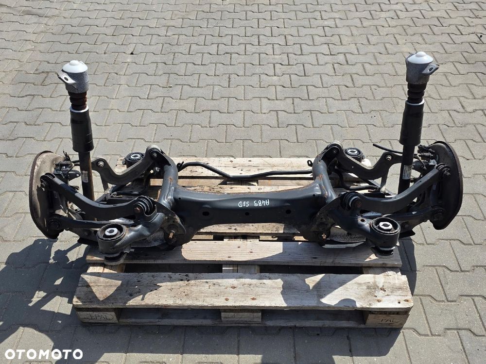 AUDI A4 B9 SEDAN 18R BELKA ZAWIESZENIE TYLNE TYŁ 8W0505235AE - 4