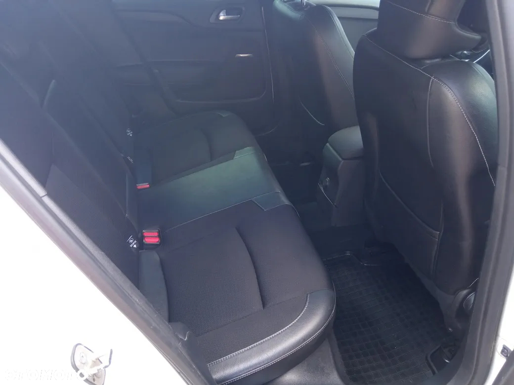 Citroën DS4 1.6 HDi SoChic - 17