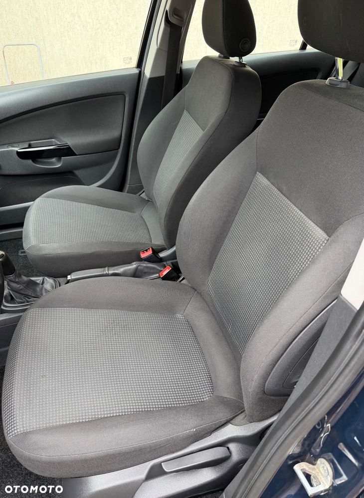 Opel Corsa 1.2 16V Essentia - 9