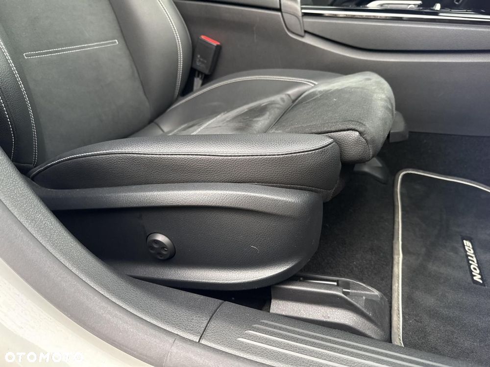 Mercedes-Benz CLA 200 7G-DCT - 25