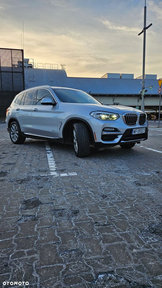 BMW X3 xDrive30i Luxury Line - 4