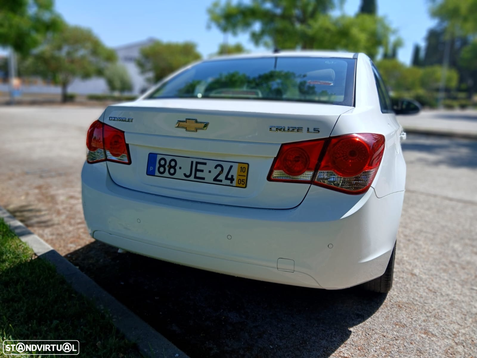 Chevrolet Cruze 1.6 LS - 6