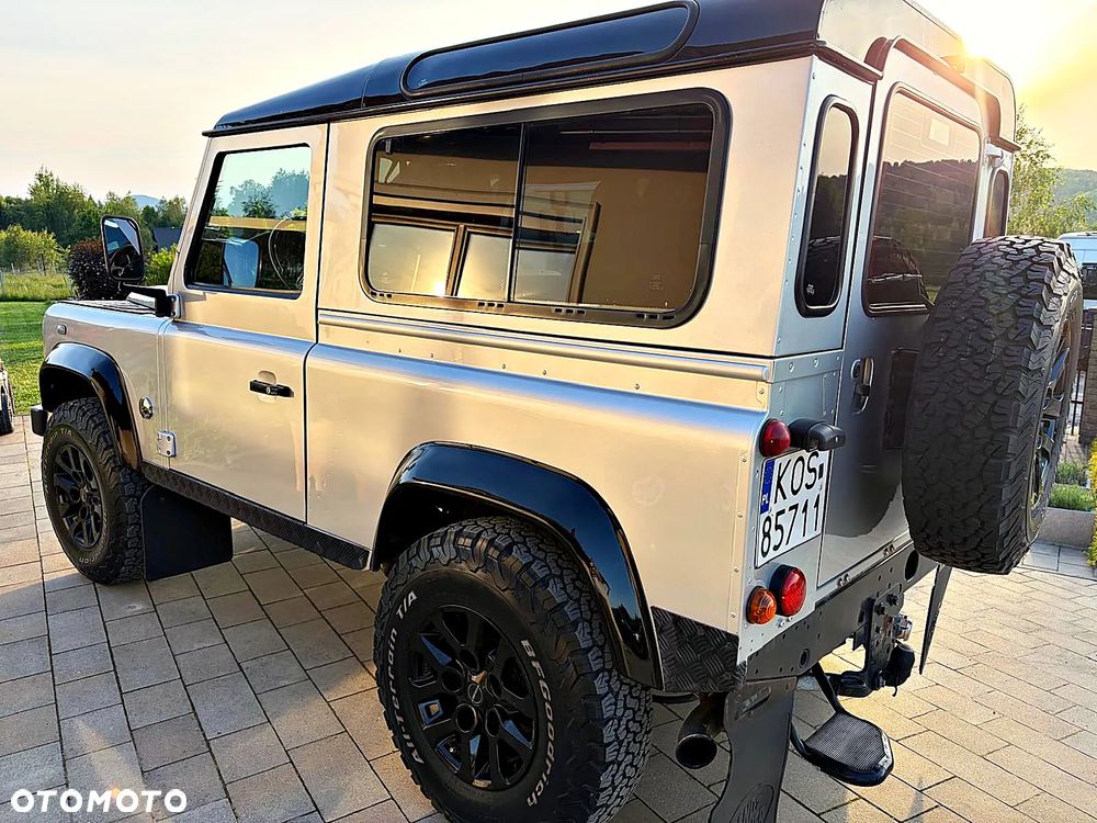 Land Rover Defender 2008 photo 2