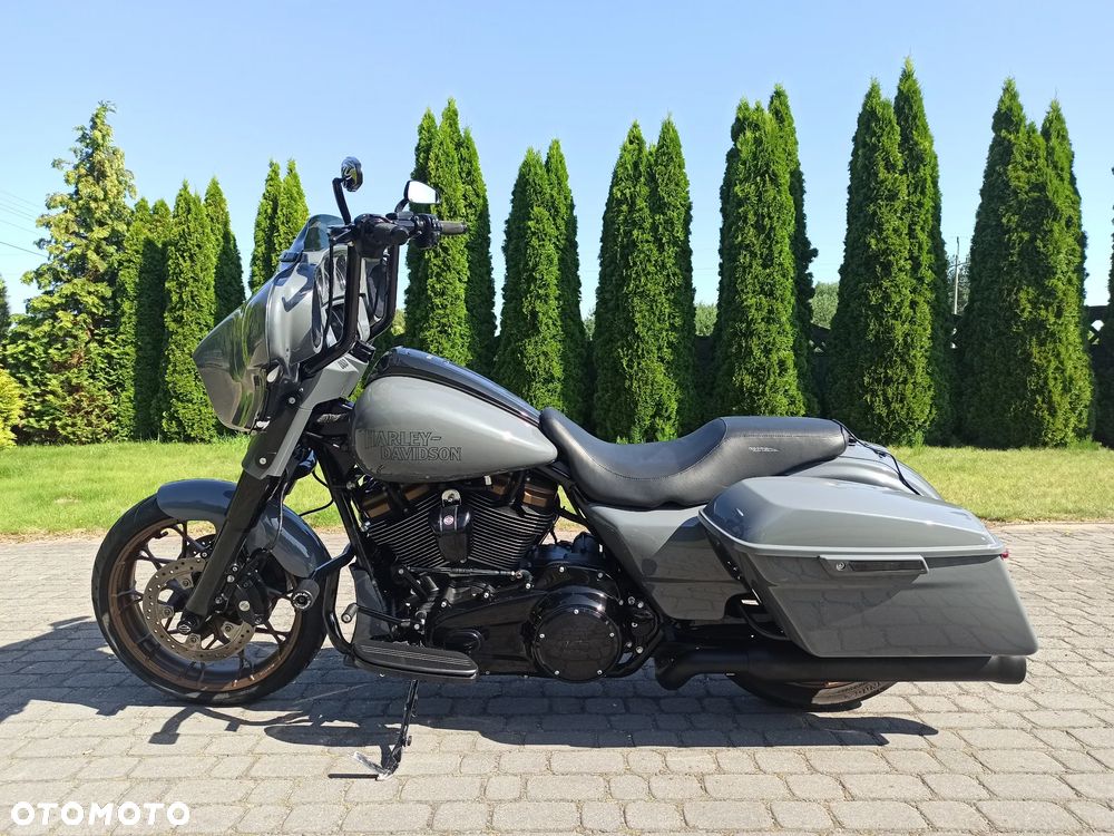 Harley-Davidson Touring Street Glide - 2