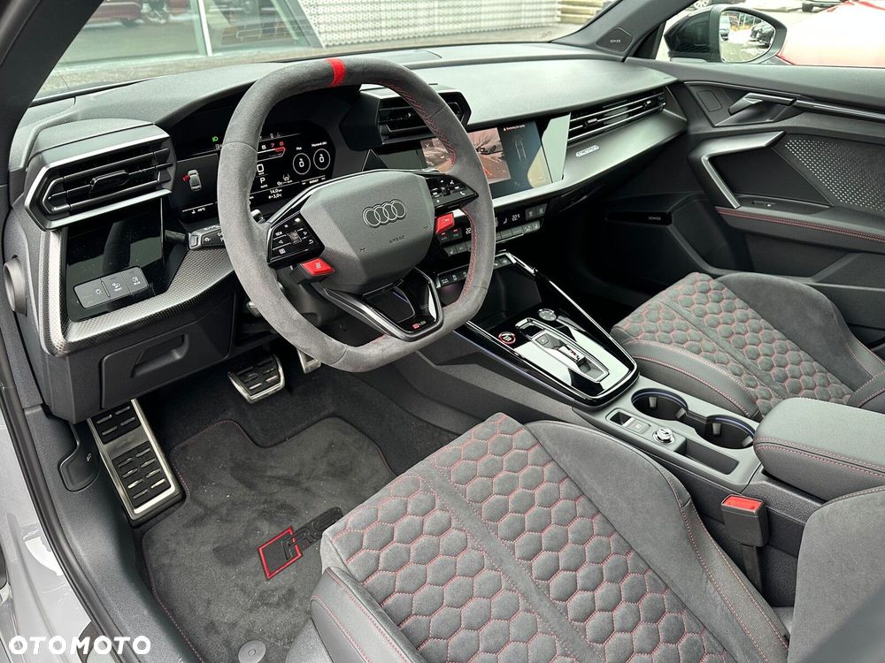 Audi RS3 Limousine - 12