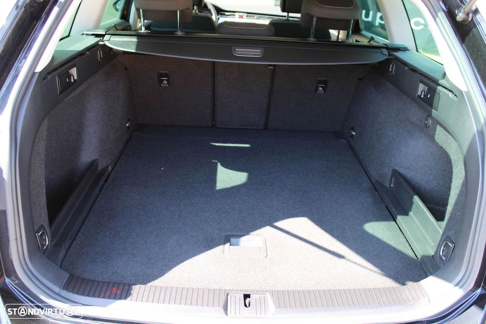 VW Passat Variant 2.0 TDI Business DSG - 55