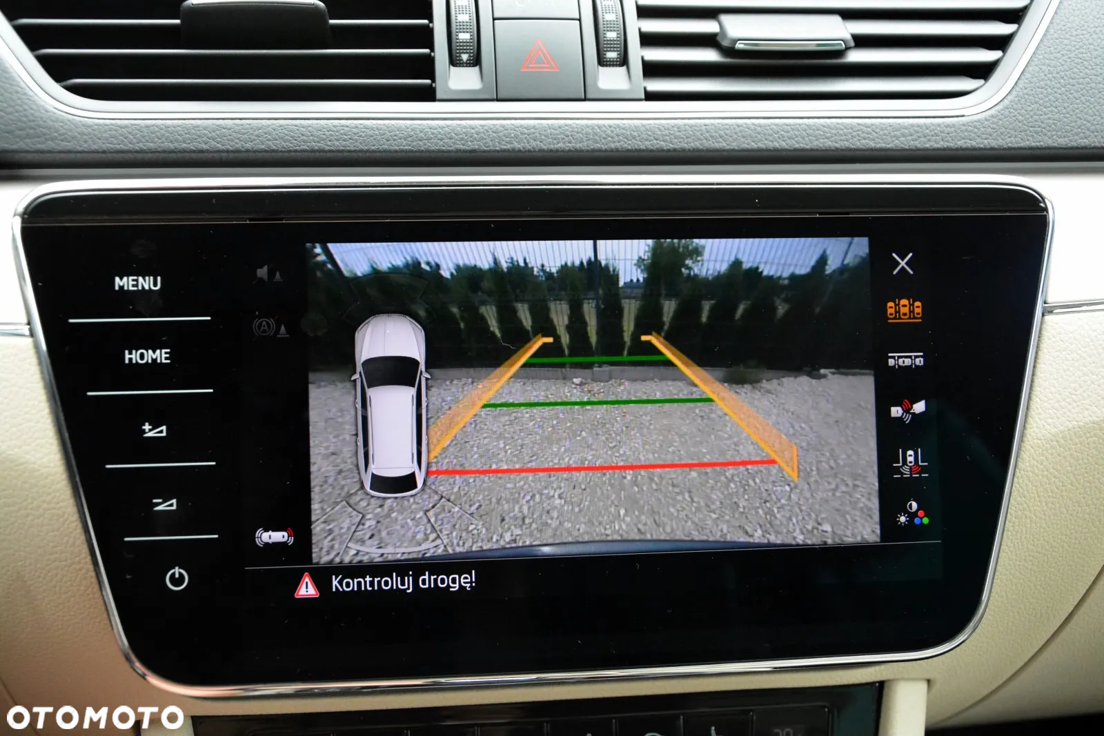 Skoda Superb 2.0 TDI SCR L&K DSG - 28