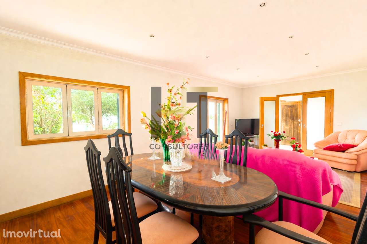 Moradia T3 de 4 Frentes com Jardim, Terraço a Sul e Garagem para 8 Vi - Grande imagem: 5/44