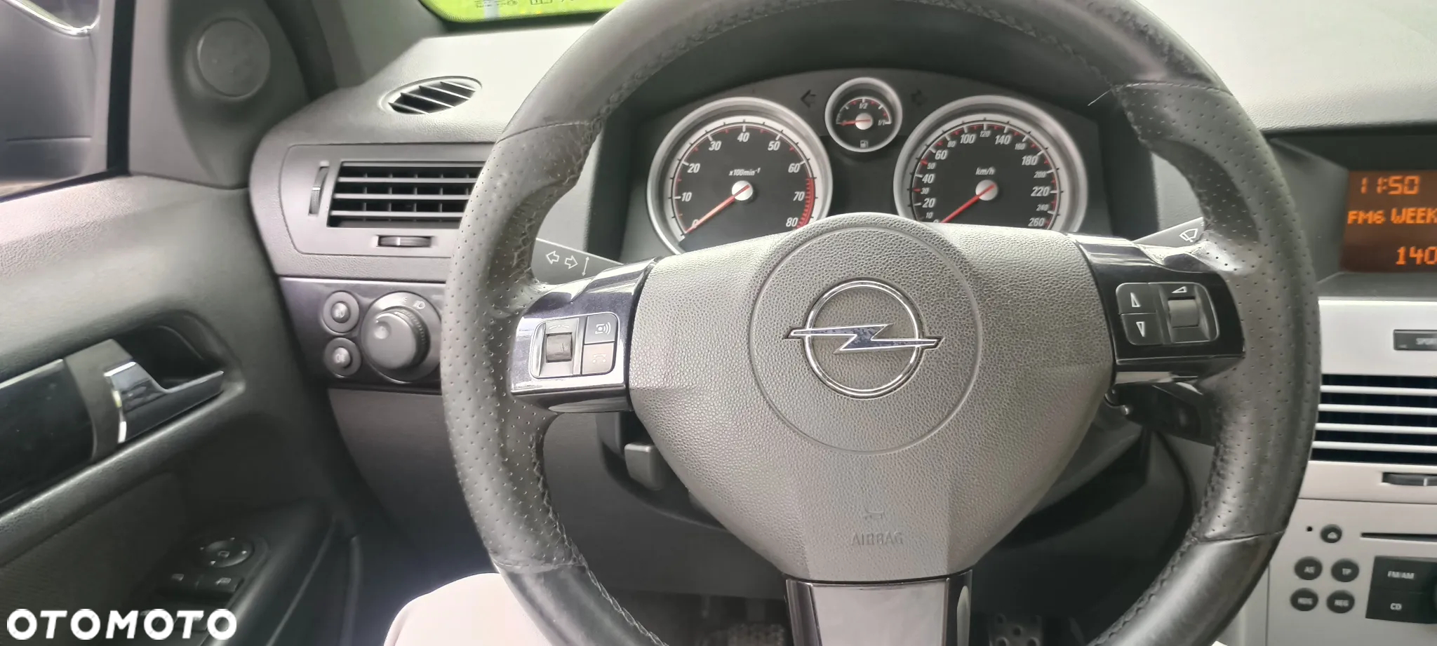 Opel Astra III GTC 1.6 Sport - 27