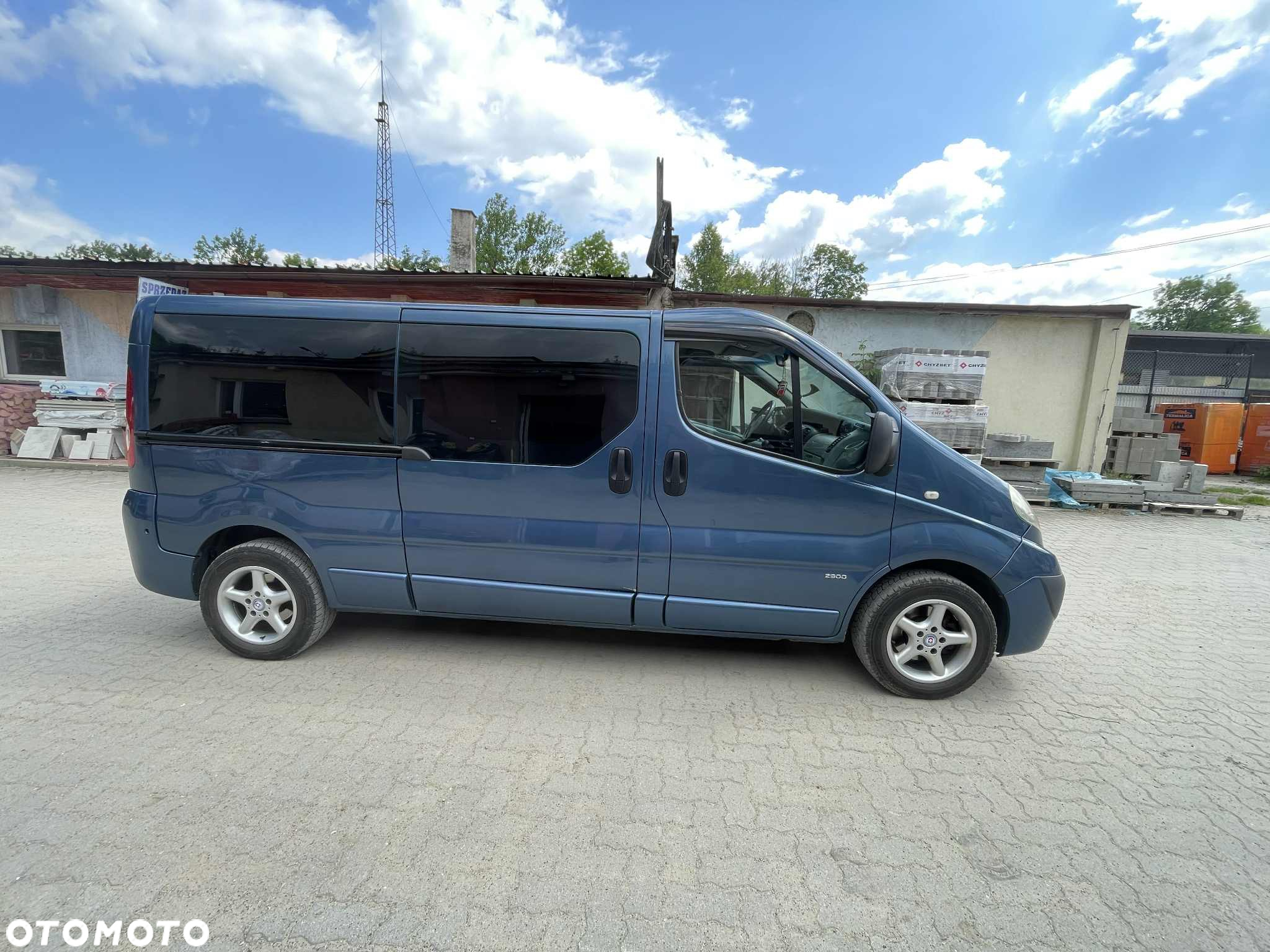 Opel Vivaro - 11
