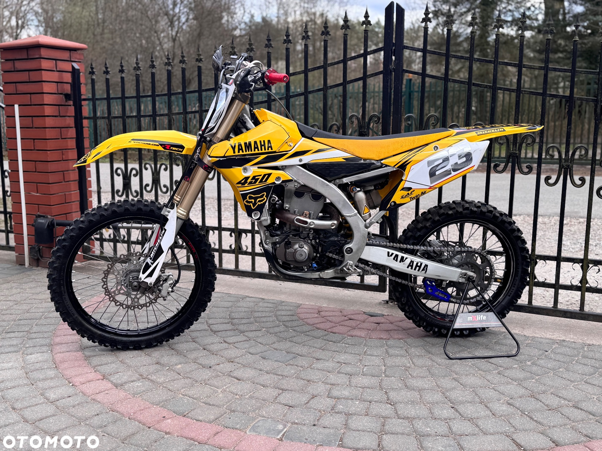 Yamaha YZF - 6
