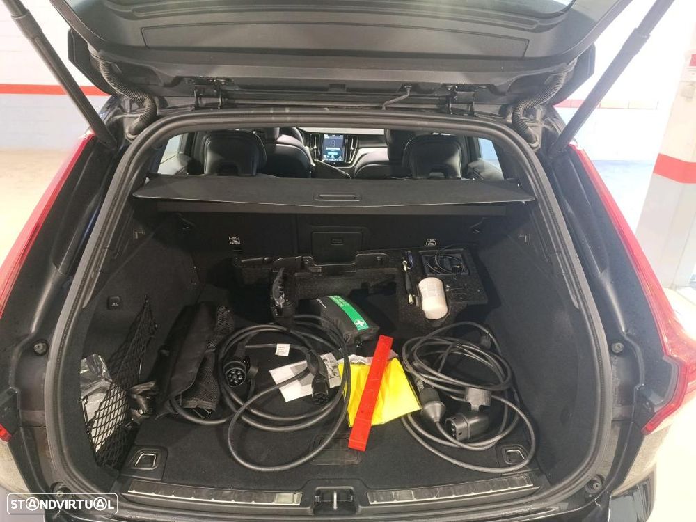 Volvo XC 60 2.0 T6 PHEV Black Edition - 12