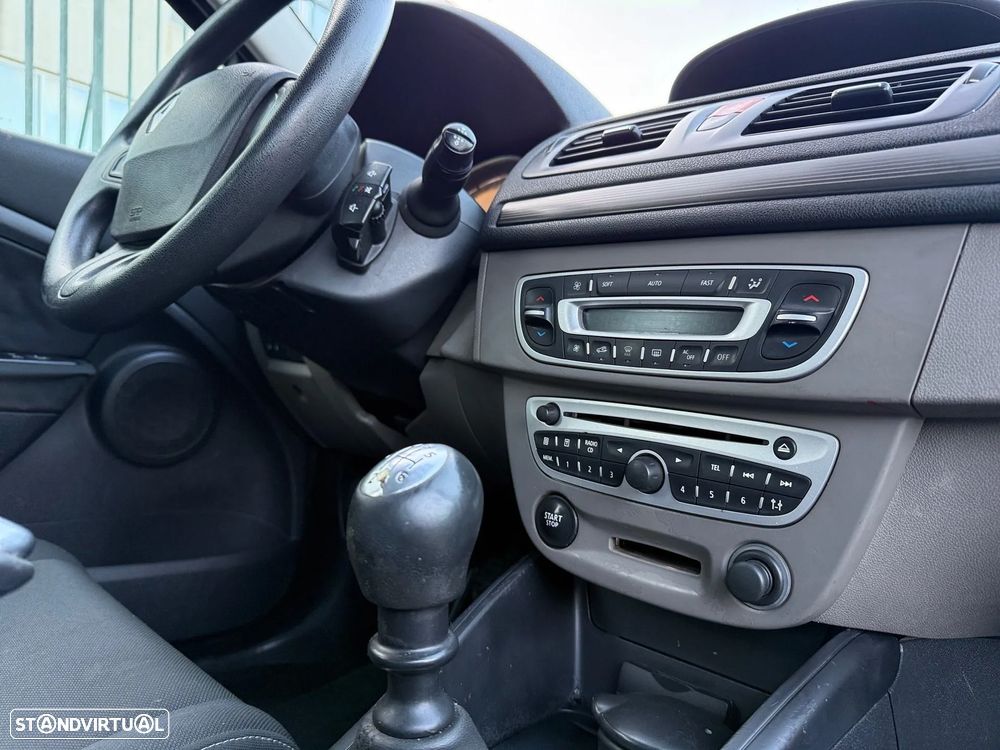 Renault Mégane Sport Tourer 1.5 dCi Luxe - 14