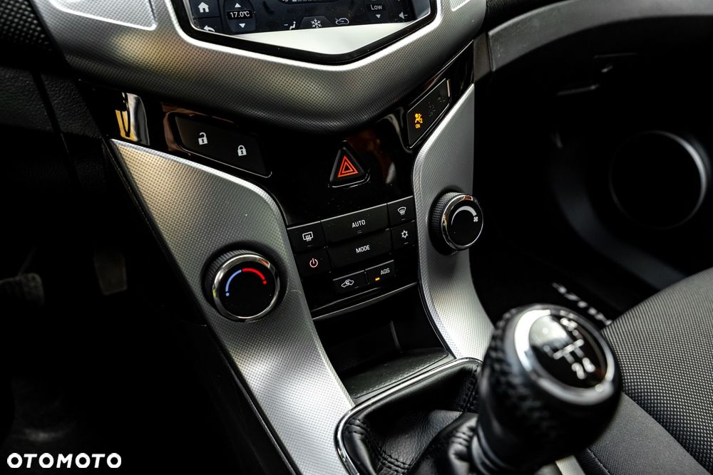 Chevrolet Cruze 1.8 LS - 31