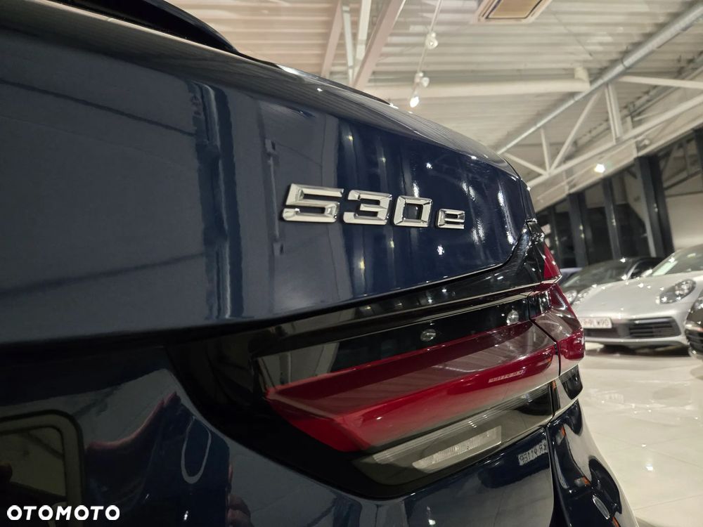 BMW Seria 5 530e Luxury Line - 16