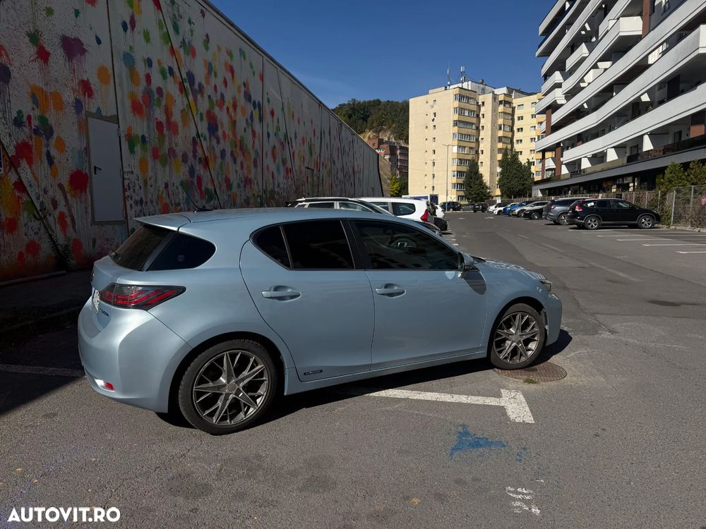 Lexus CT - 3