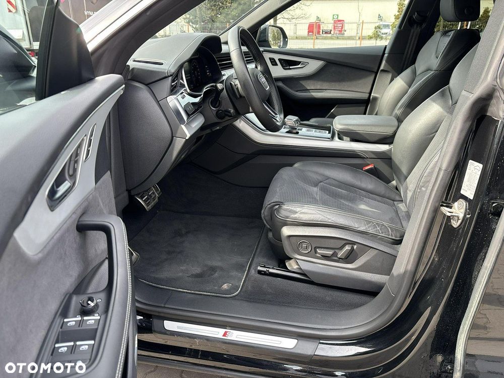 Audi Q8 - 11