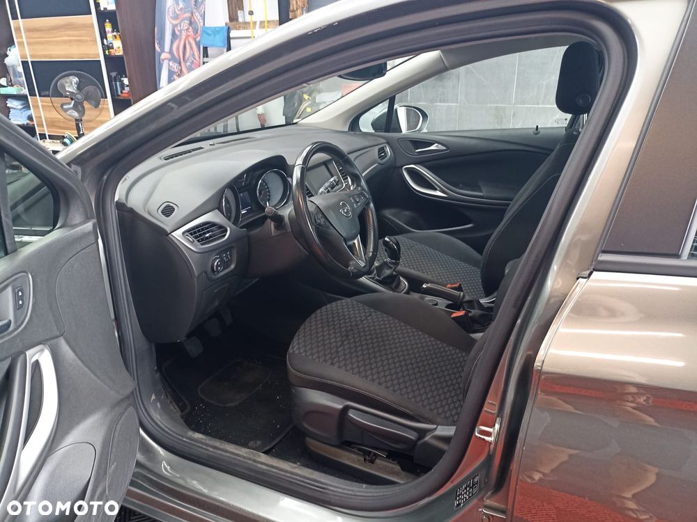 Opel Astra 1.6 CDTI Enjoy S&S - 8