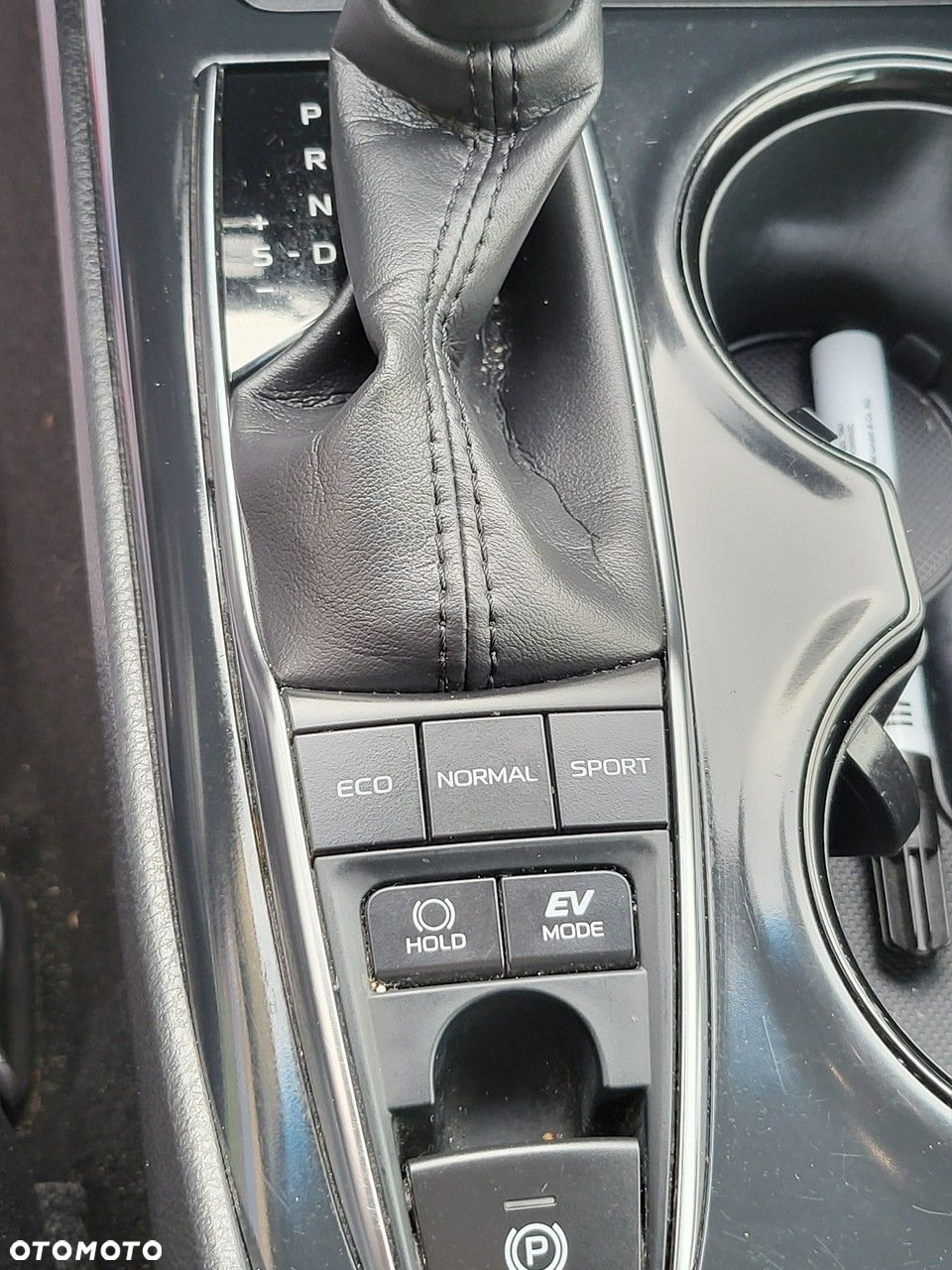 Toyota Camry - 16