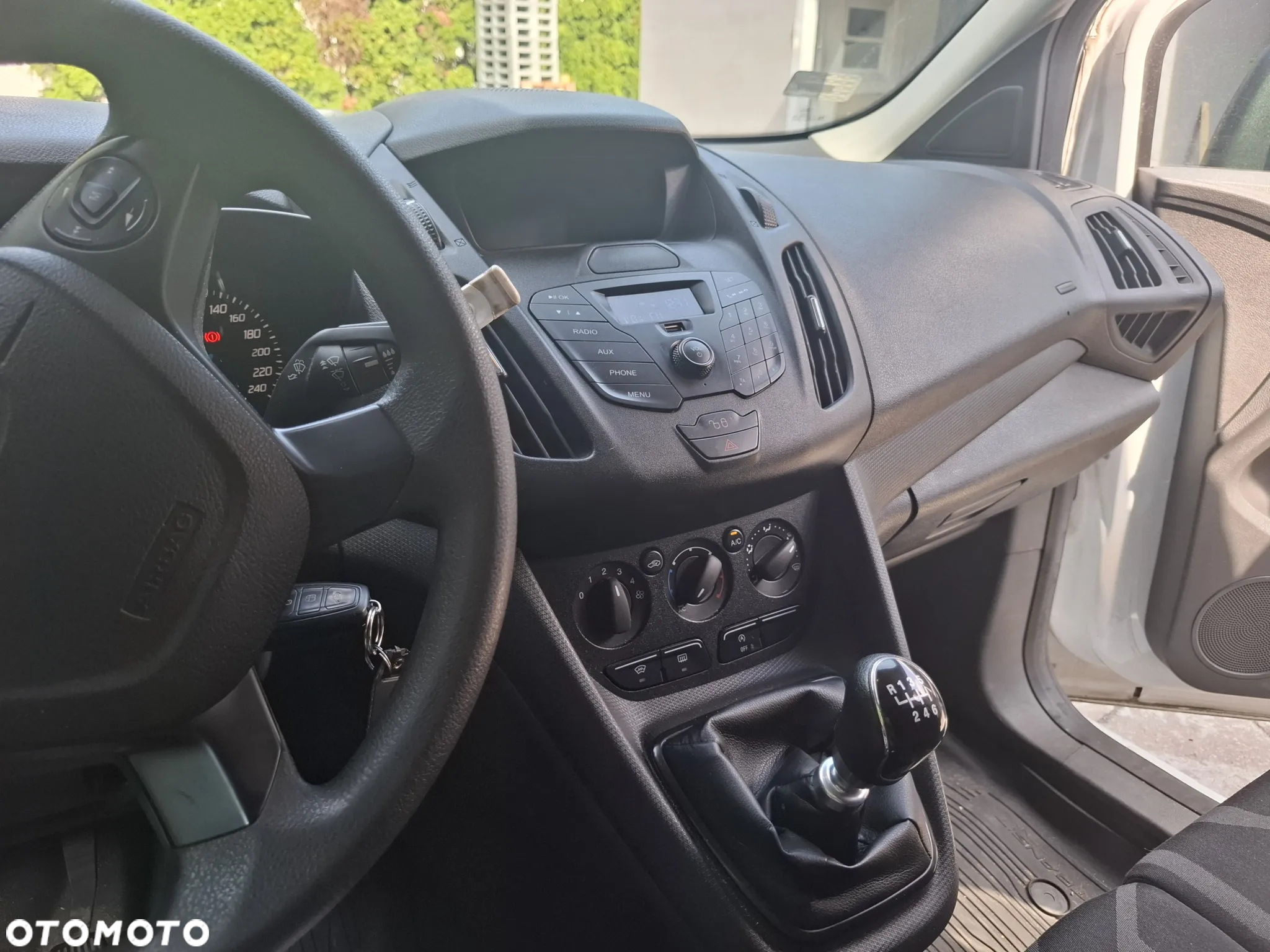 Ford Transit Connect - 9