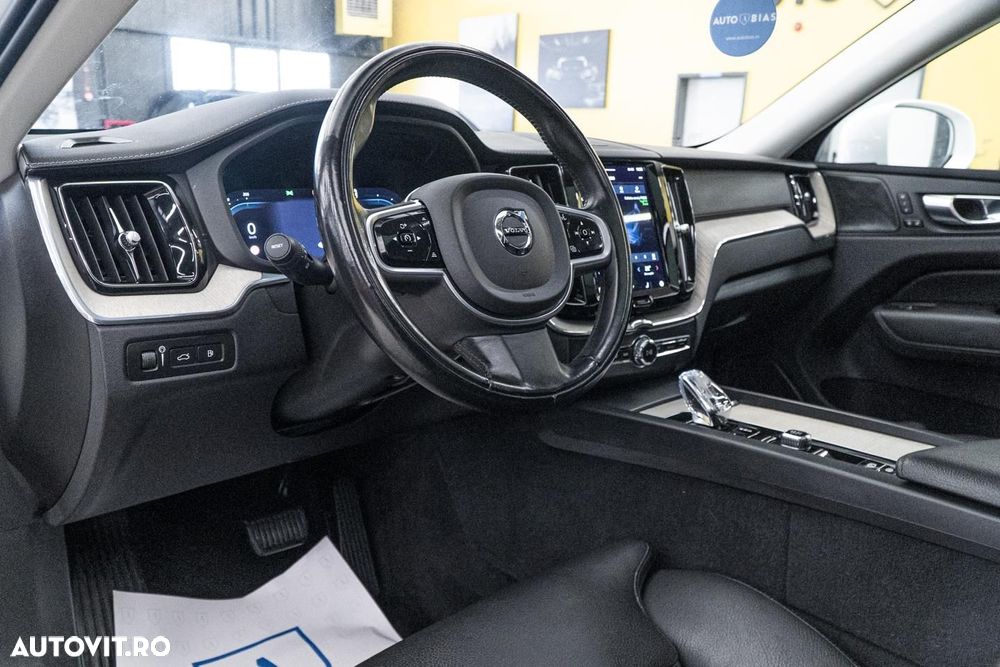 Volvo XC 60 T6 AWD Recharge Geartronic Inscription - 17