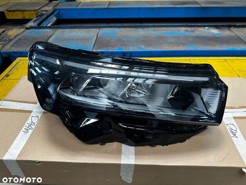 nissan townstar lampa prawa przednia przód 260107139r - 1