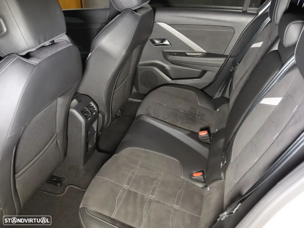 Opel Astra 1.5 D GS Line Aut. - 11