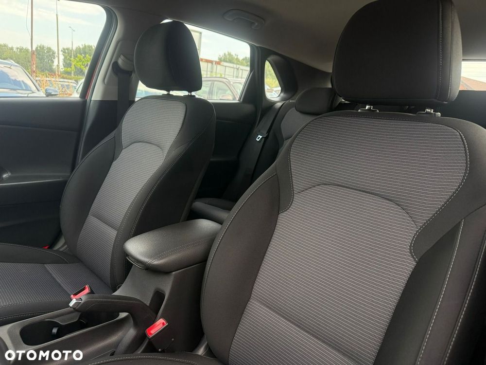 Hyundai i30 1.5 DPI Classic + - 11