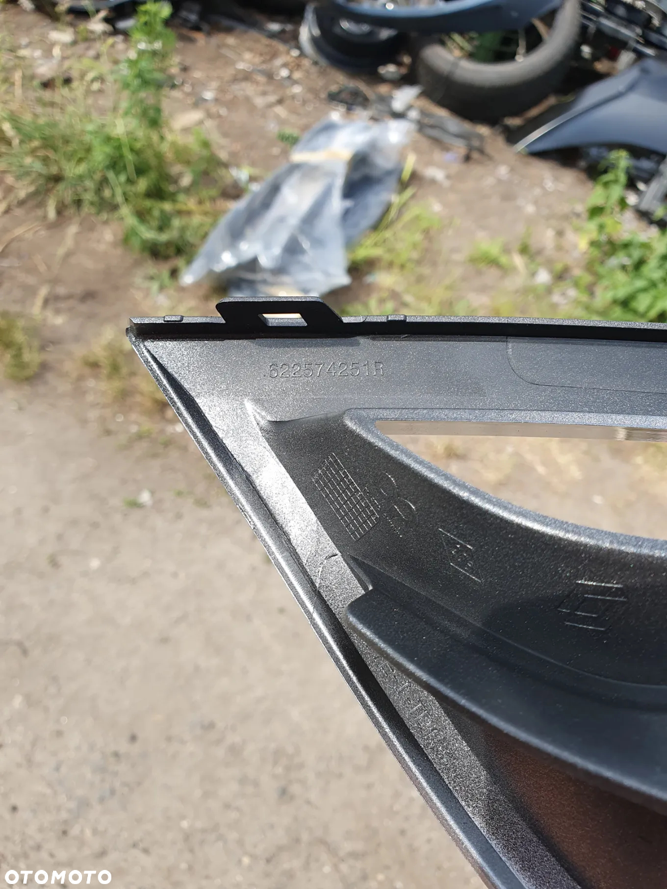 Kratka Listwa prawa Renault Mégane IV GT Line 622565791R Metal Oscuro Listwa Zderzaka Przednia prawa Renault Mégane IV GT Line - 8