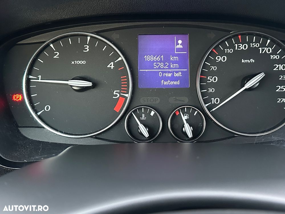 Renault Laguna dCi 110 FAP Paris Business - 11