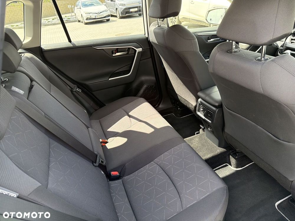 Toyota RAV4 - 10