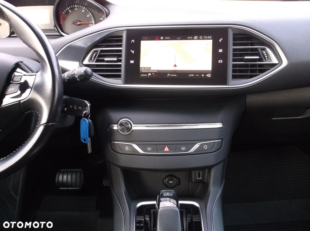 Peugeot 308 PureTech 130 GPF EAT8 Black Edition - 13