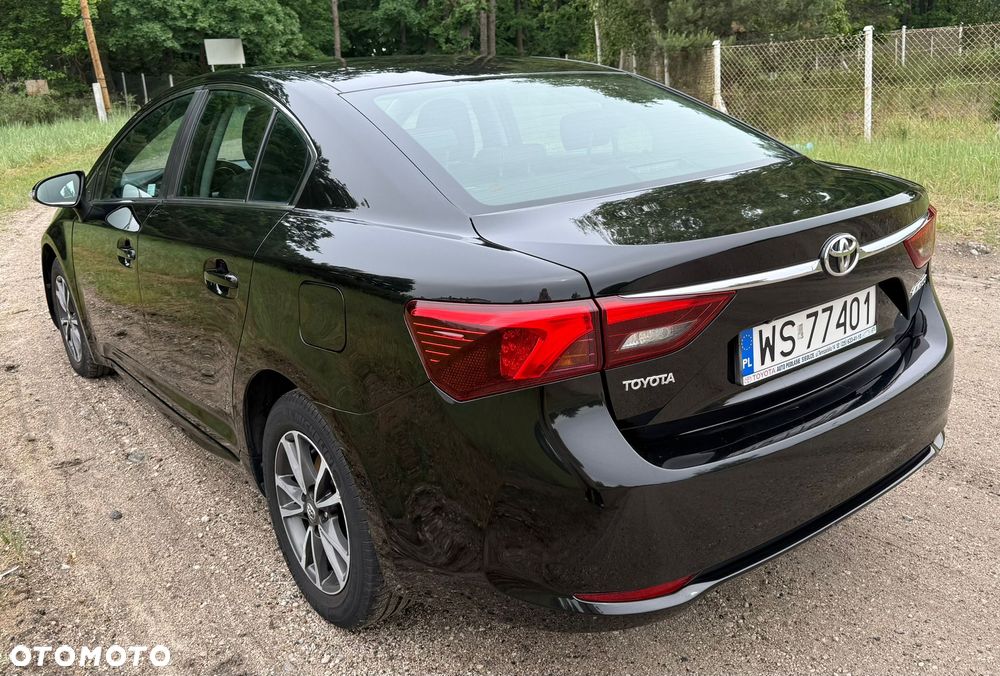 Toyota Avensis 1.6 D-4D Premium - 8