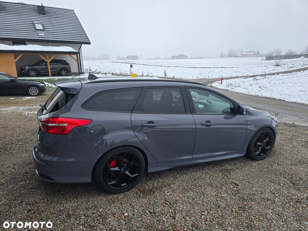 Ford Focus 2.0 EcoBoost ST - 9