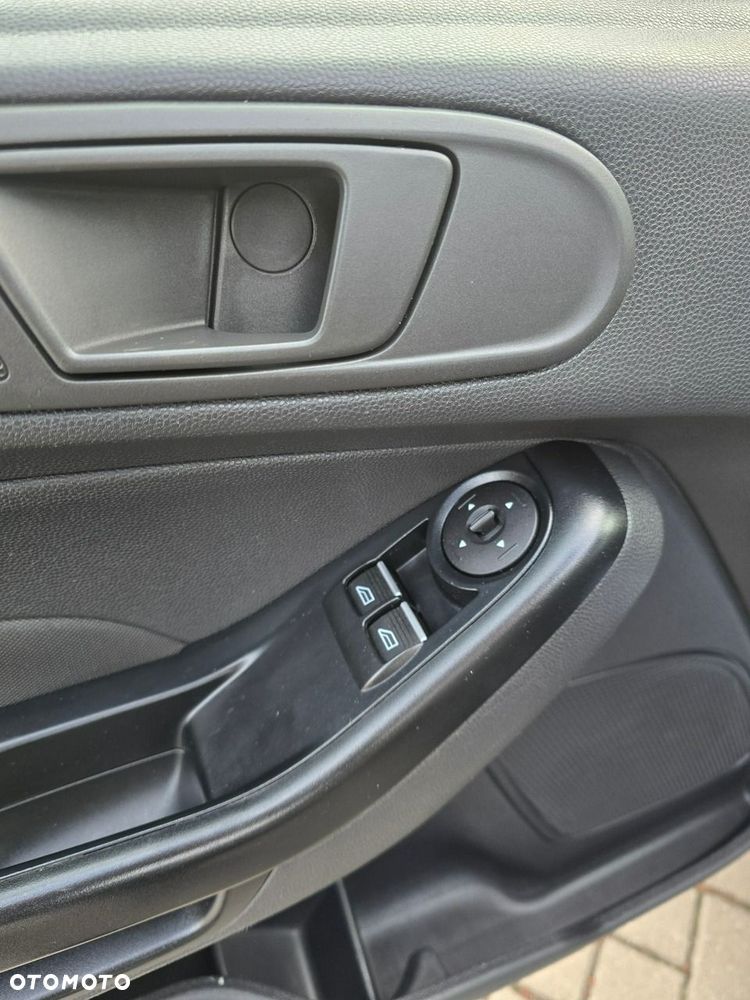 Ford Fiesta - 15