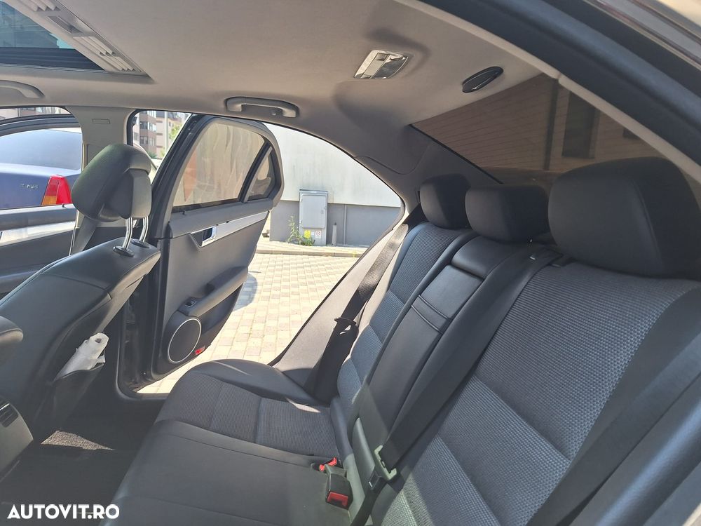 Mercedes-Benz C 180 CGI Automatik BlueEFFICIENCY - 4