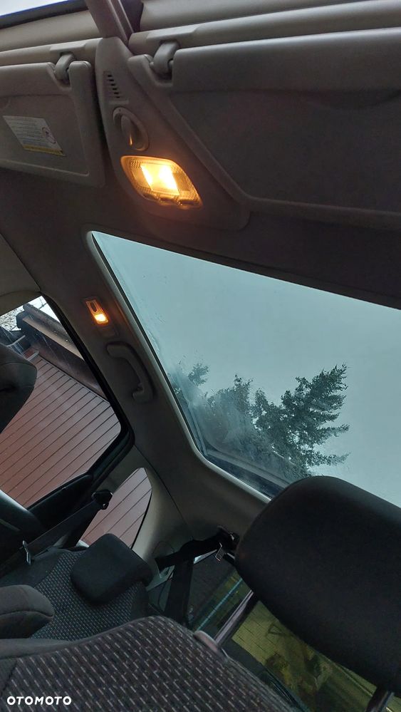 Citroën C4 Picasso 1.8 16V Confort - 19