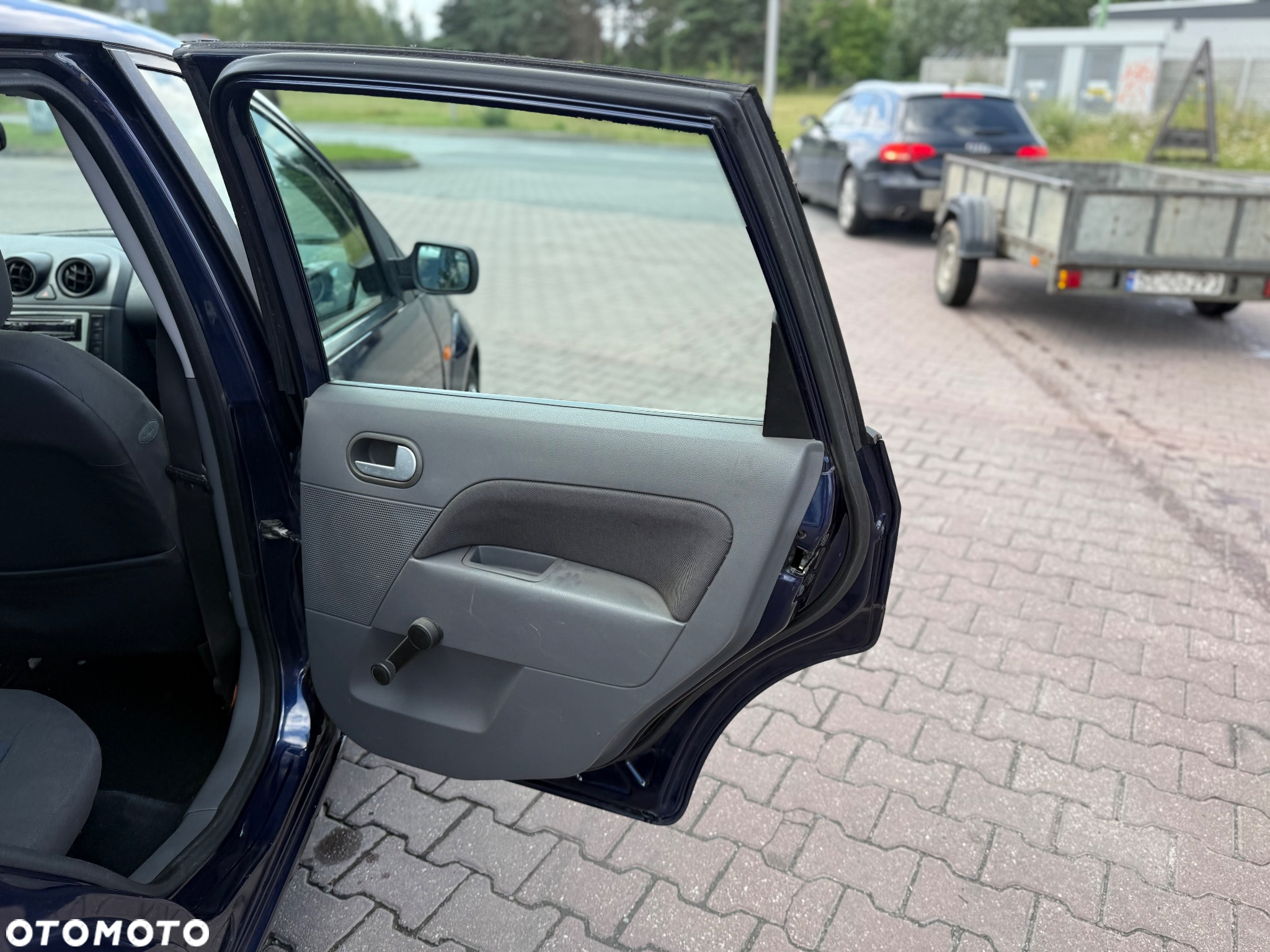 Ford Fiesta 1.6 Ambiente - 17