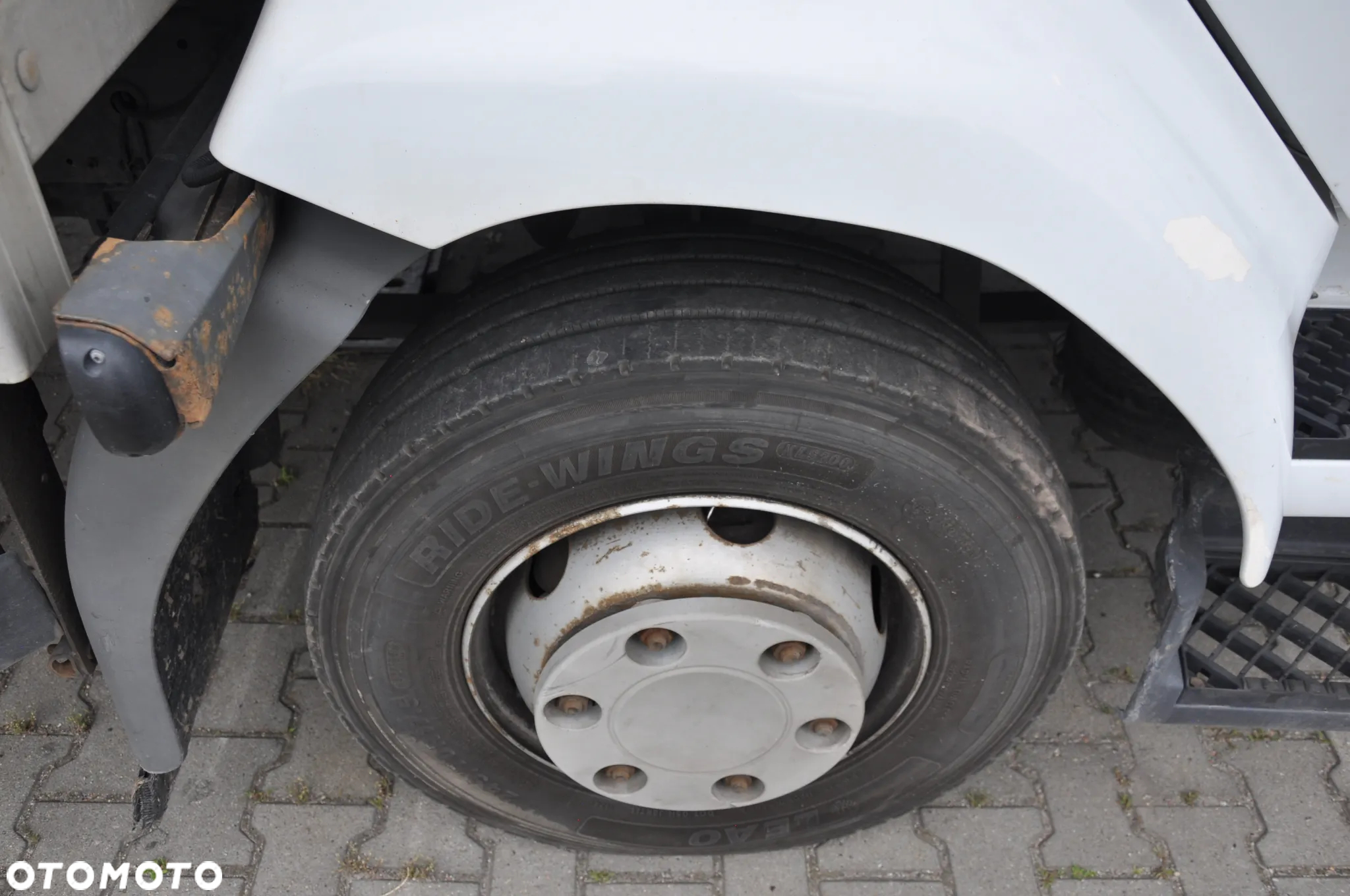 Renault MIDLUM 12.220 dł kontenera 7,90m - 15