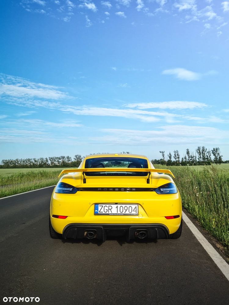 Porsche 718 Cayman GT4 - 4