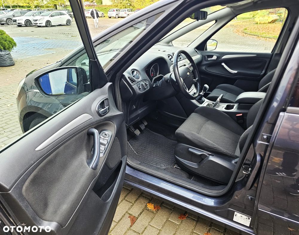 Ford S-Max - 8