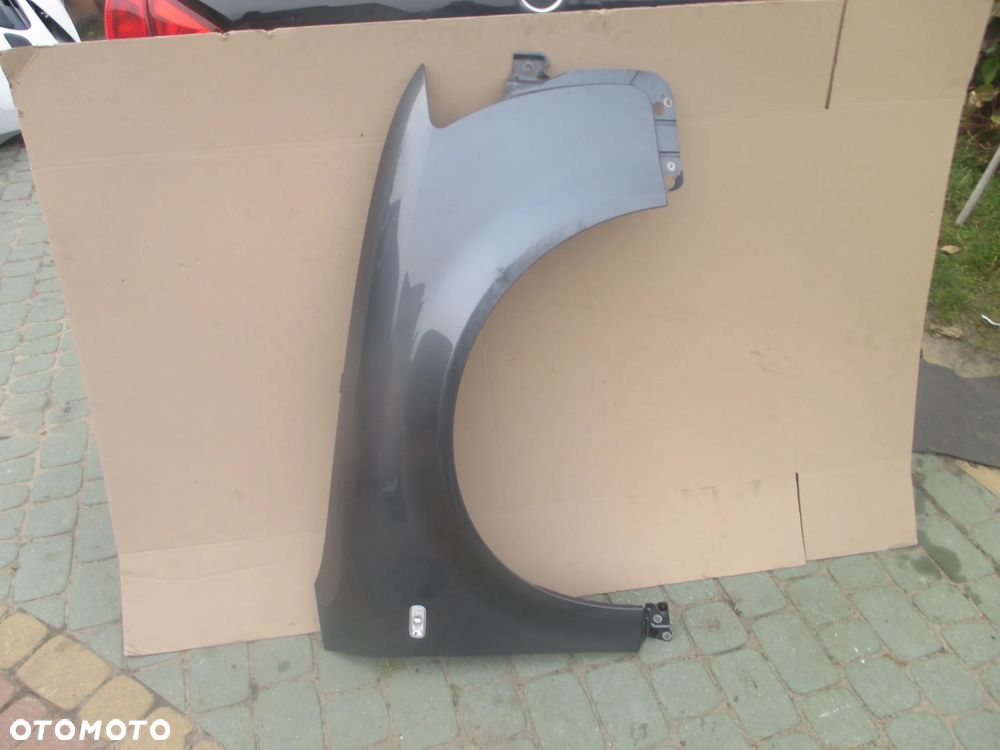 Błotnik prawy Audi A4 B6 bez rdzy - 1