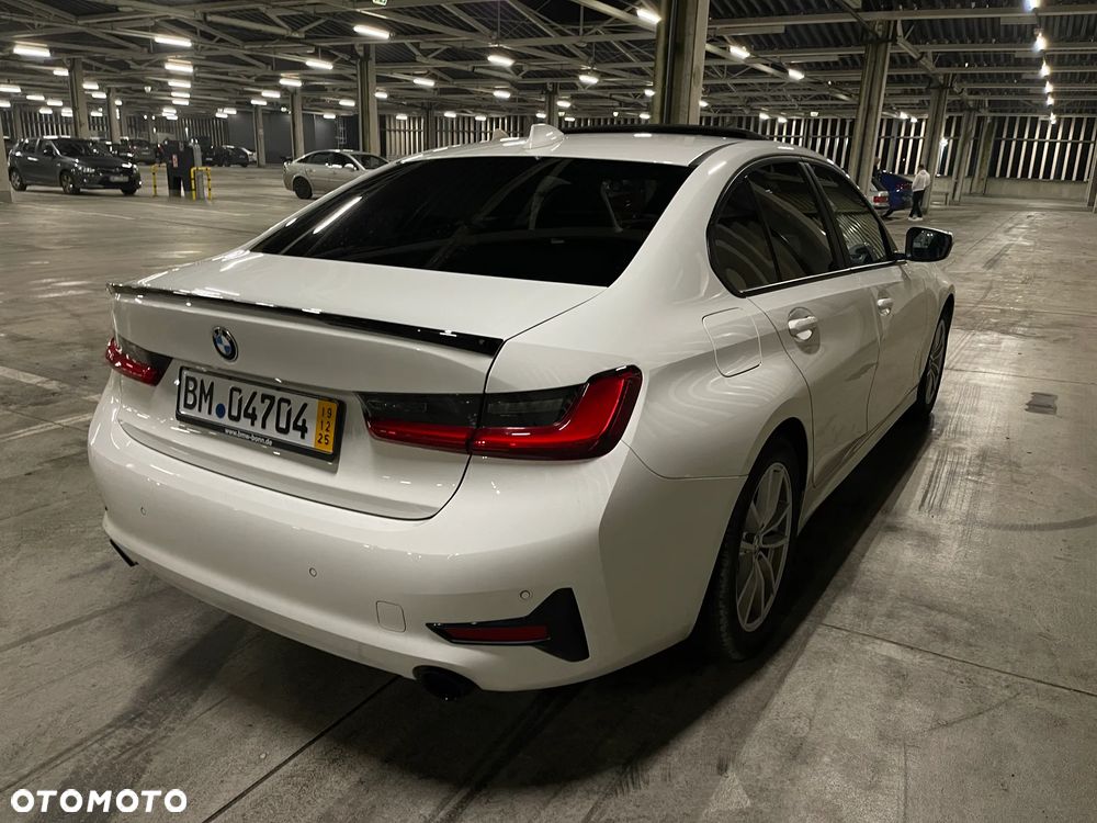 BMW Seria 3 320d Sport Line Shadow - 7