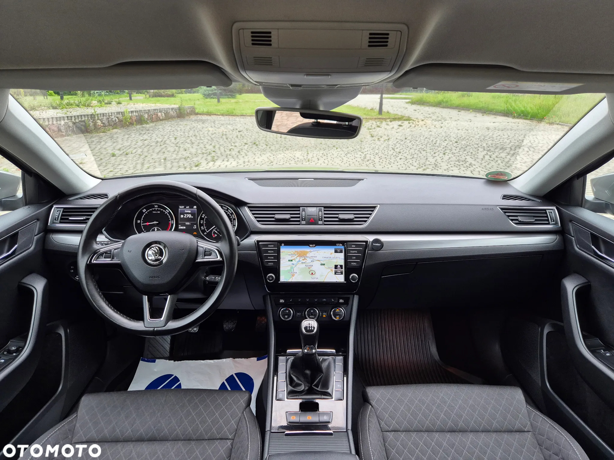 Skoda Superb 2.0 TDI Premium Edition - 29