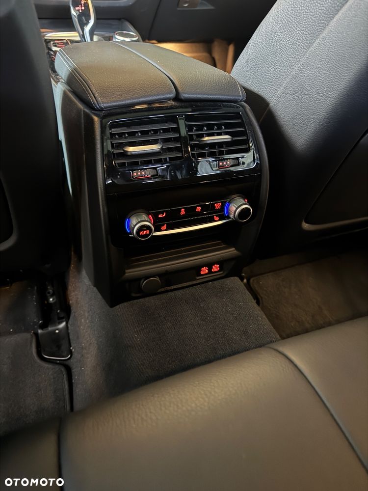 BMW Seria 5 520d xDrive mHEV M Sport sport - 12