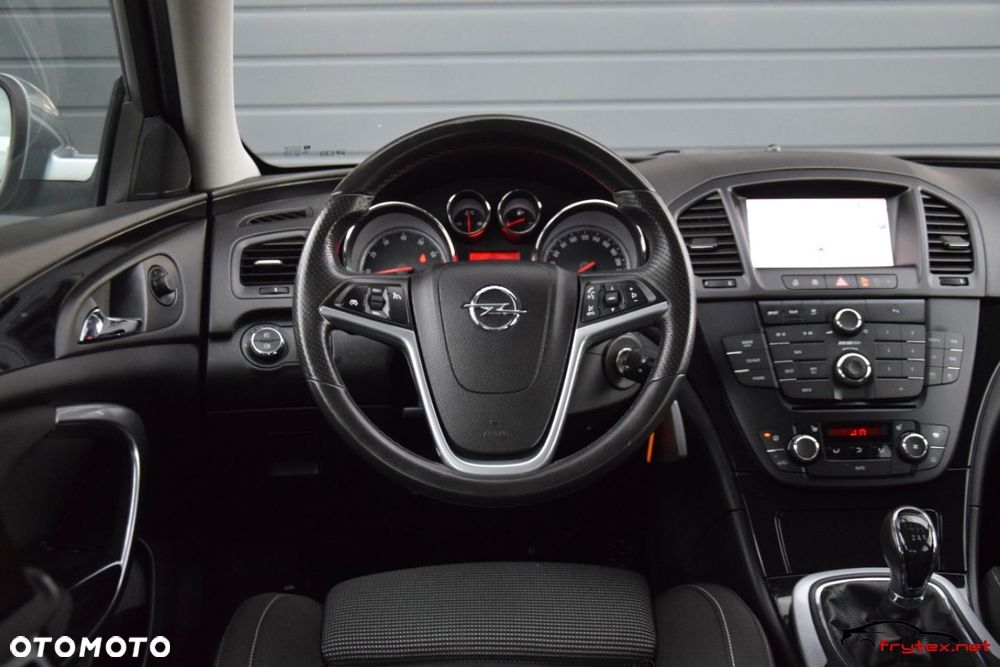 Opel Insignia - 30
