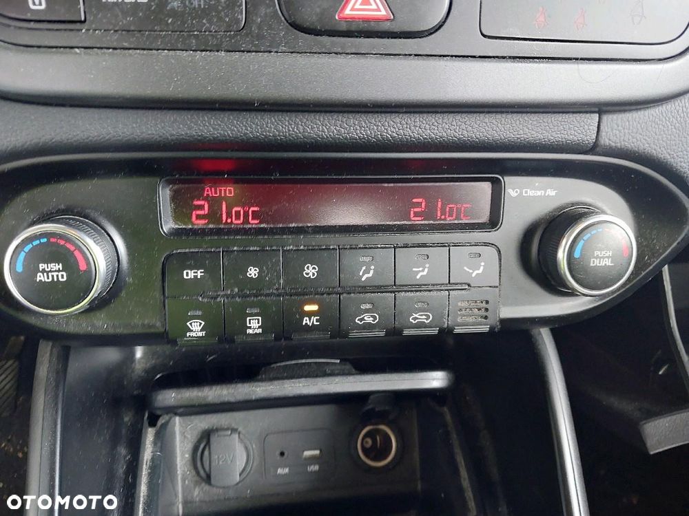 Kia Carens 1.7 CRDi 115 Dream Team Edition - 7